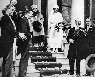 V. György király jókívánságokat int Maud hercegnőnek, amikor nászútjára indul, 1923-ban alkotó: Unbekannt