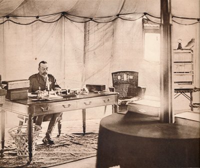 György király kedvenc papagájával, 1936. alkotó: Unbekannt