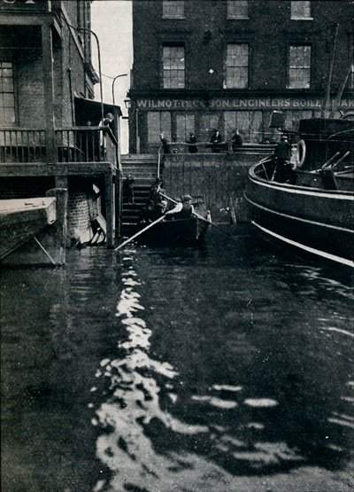 Leaving Battle Bridge Stairs, London, c1900 1901 alkotó: Unbekannt