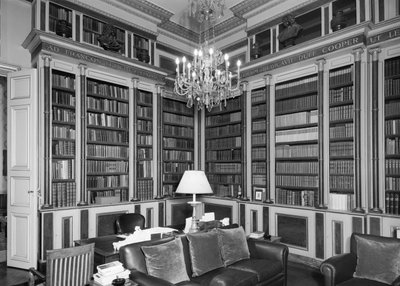 Könyvtár, Brit Nagykövetség Hotel de Charost 39 Rue de Faubourg Saint Honore, Párizs, Franciaország, 1964 alkotó: Unbekannt
