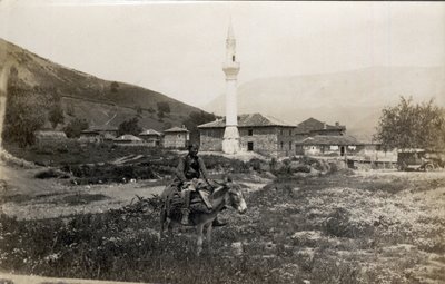 Macedoine, Görögország: férfi szamáron a minaret előtt - Képeslap 1914-1918 alkotó: Unbekannt