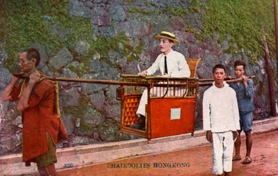 Férfit szállítanak egy szedán széken, Hongkong, XX. század alkotó: Unbekannt