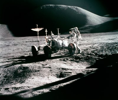 Manned Space Flight, USA, Apollo 15 Apollo 15 űrhajós James Irwin, a Lunar Roverrel alkotó: Unbekannt