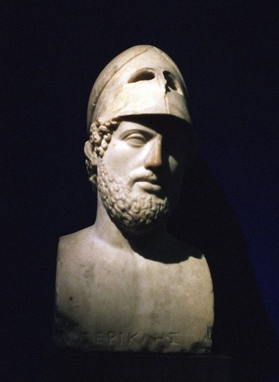 Periklész (Periklész) athéni államférfi (Kr. e. 490-429) márvány arcképe mellszobra. Római időszámításunk előtti 2. század (a szobor állítólag Hadrianus tivoli villájából származik, Lazio, Olaszország) alkotó: Unbekannt