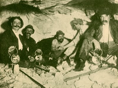 A két unalmas fél találkozása a Lotchberg-alagút utolsó áttörésénél, 1930. alkotó: Unbekannt