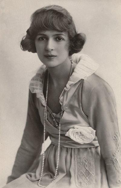 Miss Julia James, 1890-1964, c1930. alkotó: Unbekannt