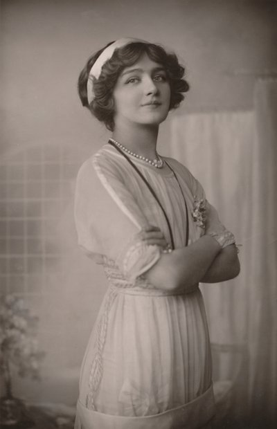 Lily Elsie kisasszony, 1886-1962, mint Alice a dollár hercegnőben, 1930. alkotó: Unbekannt
