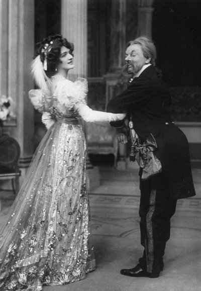 Miss Lily Elsie és Mr. George Graves a Vidám özvegyben, XX. század alkotó: Unbekannt