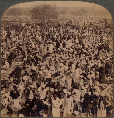 Mohamedánok a böjt napján a Jumma mecset előtt, délre néznek, Delhi, India, 1903 alkotó: Unbekannt