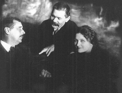 Moura Budberg Herbert George Wellsszel és Makszim Gorkijjal Petrográdban, 1920 alkotó: Unbekannt