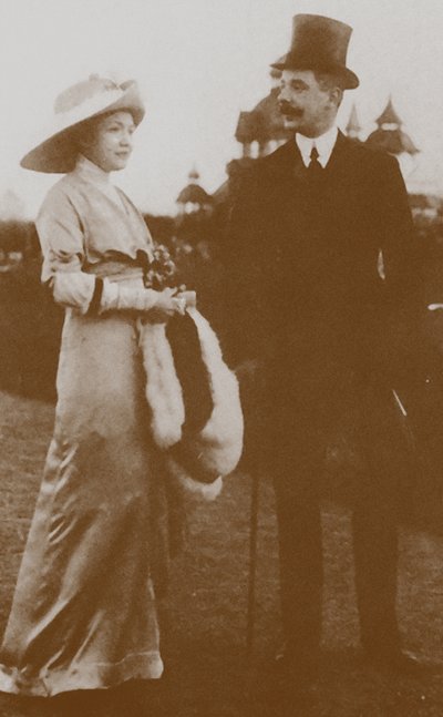 Moura Budberg első férjével von Benckendorfdal a berlini lóversenyen, 1913 alkotó: Unbekannt
