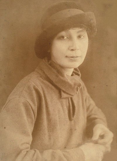 Natalia Sergeevna Goncharova 1881-1962 Párizsban, 1917. alkotó: Unbekannt