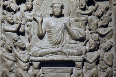 Indiai Nemzeti Múzeum, Delhi. Ayaga fríz, amely Buddha életéből és a Jakatákból ábrázol jeleneteket. Ikshvaku, Kr.u. 3. század Nagarjunakonda, Andhra Pradesh. Szürkés mészkő. Részlet. India. alkotó: Unbekannt