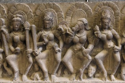 Indiai Nemzeti Múzeum, Delhi. Saptamatrikas (hét isteni anya). Pratihara alkotó: Unbekannt