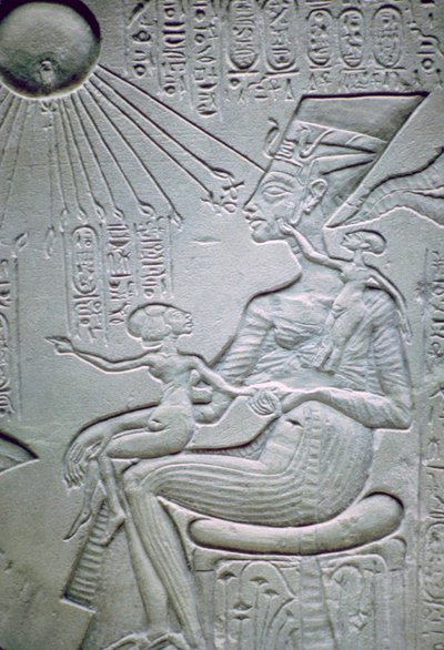 Nefertiti és két lánya alkotó: Unbekannt