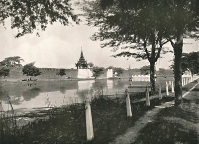 North Moat and Wall, Mandalay, 1900. alkotó: Unbekannt