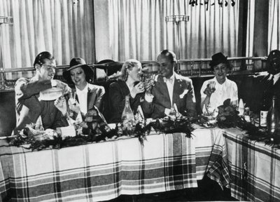 Népszerű francia énekesek éttermet nyitnak Párizsban, 1941 szeptemberében alkotó: Unbekannt
