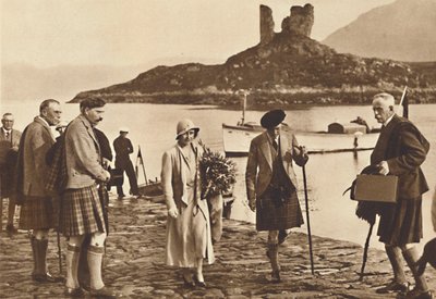 A tengeren át Skye-ba – leszállás Skye-ban a Golden Hind jachtról, 1933 1937 alkotó: Unbekannt
