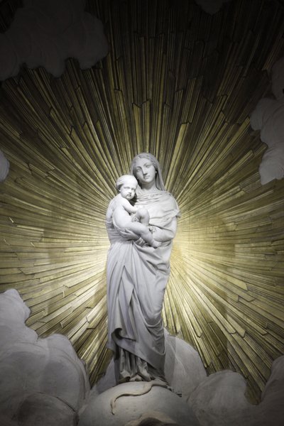 Párizs, Franciaország Saint-Francois-Xavier templom Szűz és gyermek szobra, Párizs, Franciaország alkotó: Unbekannt