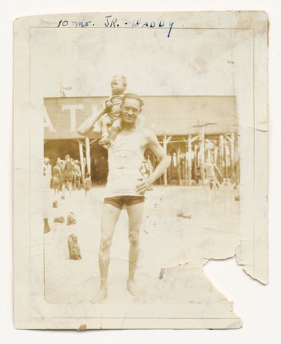 Fénykép Cpl. Lawrence Leslie McVey fiával, Lawrence McVey Jr.-vel, 1925. alkotó: Unbekannt