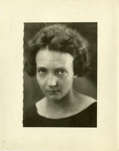 Irene Joliot-Curie portréja 1897-1956 alkotó: Unbekannt