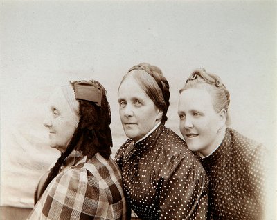 Három nő portréja, Oroszország, 1890-es évek alkotó: Unbekannt