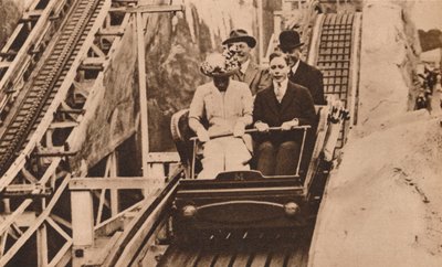 György herceg és Mary hercegnő az Earls Court kiállítás megnyitóján, London, 1913, 1935. alkotó: Unbekannt