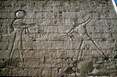 III. Ramszesz lecsapja ellenségeit Amun-Ra előtt, Halotti templom, Medinet Habu, Egyiptom, Kr.e. 12. század alkotó: Unbekannt