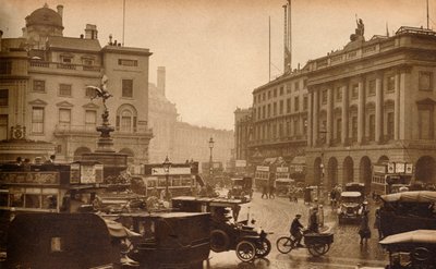 Regent Street, London, Anglia, a Piccadilly Circusból nézve, 1923, 1938 alkotó: Unbekannt