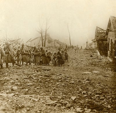 Felmentő gyalogság Douaumont támadásánál, Észak-Franciaországban, 1916 alkotó: Unbekannt