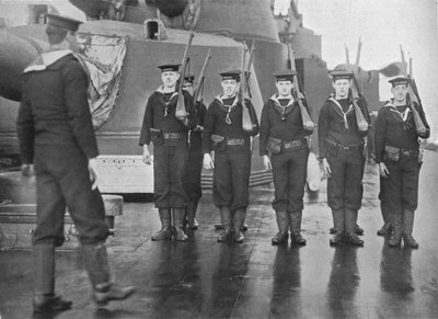 Puskafúró egy brit csatahajó fedélzetén, 1915 alkotó: Unbekannt