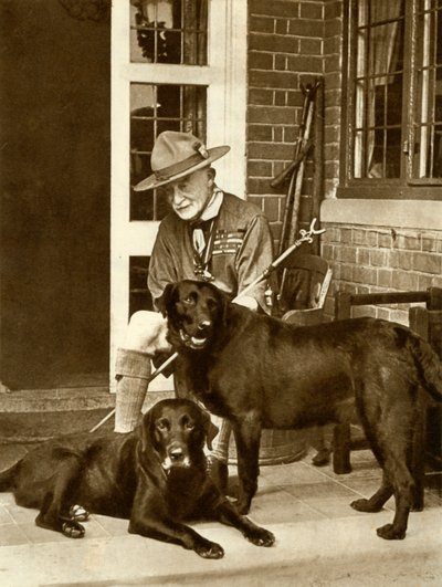 Robert Baden-Powell otthon a kutyáival, c1929, 1935. alkotó: Unbekannt