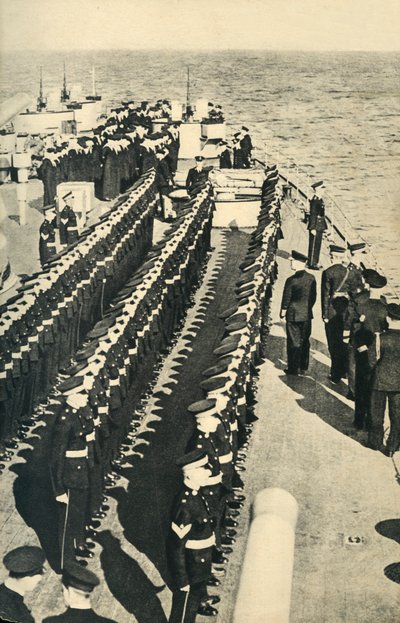 Királyi tengerészgyalogosok felsorakoztak a parádén egy hajó fedélzetén, II. világháború, 1939-c1943, 1944. alkotó: Unbekannt