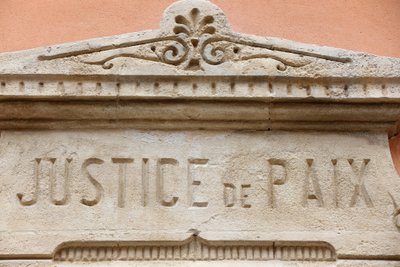 Saint Tropez, városháza. Igazság és béke, Saint-Tropez, Franciaország alkotó: Unbekannt