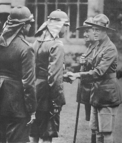 A walesi herceg által üdvözölt cserkészek az Arrowe Parkban, Birkenheadben, 1929 1936. alkotó: Unbekannt