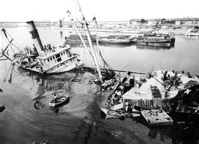 Lezuhant hajó a marseille-i kikötőben, Franciaország, 1945-1949 alkotó: Unbekannt