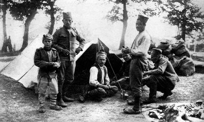 Szerb katonák táborozó, első világháború, 1914 alkotó: Unbekannt