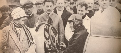 A hajtószerkezet bemutatása az érdeklődő nézőknek, c1927, 1935 alkotó: Unbekannt