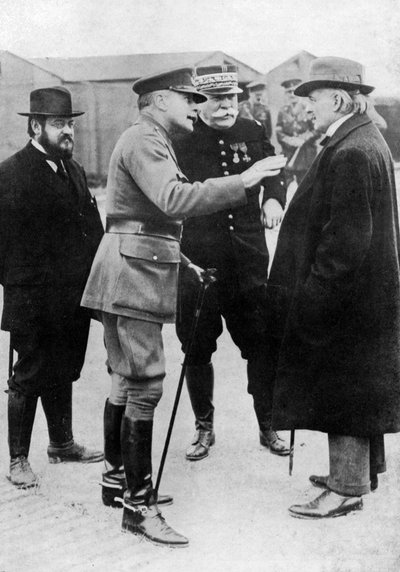 Sir Douglas Haig egy pontot emel ki a fronton, Franciaország, első világháború, 1916-1918, c1920 alkotó: Unbekannt