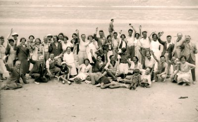 Sportnap a Gloucester Hotel partihoz a La Publente Beachen, Jersey, 1938 alkotó: Unbekannt