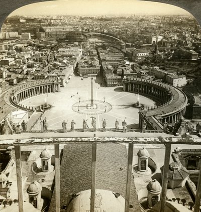 Szent Péter tér a Szent Péter-bazilika kupolájából, Róma, Olaszország alkotó: Unbekannt