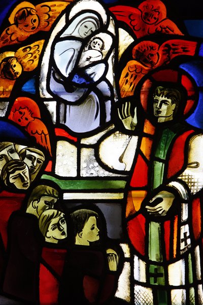 Ólomüveg Don Boscót ábrázoló Notre-Dame-de-la-Trinite templomban, Blois, Franciaország alkotó: Unbekannt