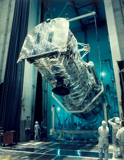 A Hubble Űrteleszkóp tesztelése, 1980-as évek alkotó: Unbekannt
