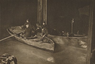 Temzei rendőrség az éjszakai őrjáraton, amely őrzi a folyó biztonságát, 1935. alkotó: Unbekannt