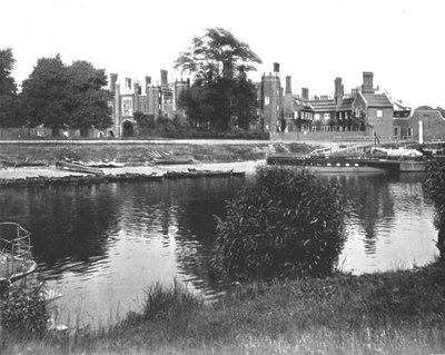The Bankside at Hampton Court, Richmond, London, 1894. alkotó: Unbekannt