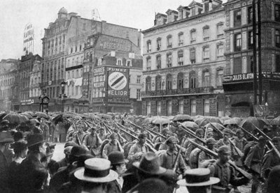 A német hadsereg átvonul Brüsszelen, első világháború, 1914 1920 alkotó: Unbekannt