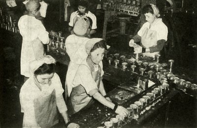 The Great Salmon Industry – indiai lányok, akik a konzervipari osztályon dolgoznak, 1948. alkotó: Unbekannt
