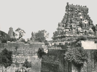 The Moat and the Fort, Tanjore, India, 1895. alkotó: Unbekannt