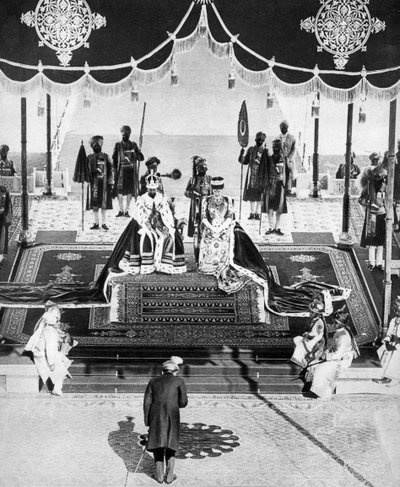 A haidarábádi Nizam tiszteleg a Delhi Durbarban, 1911, 1935 alkotó: Unbekannt