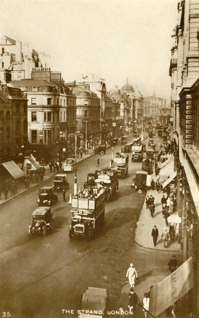 The Strand, London, 1929. alkotó: Unbekannt